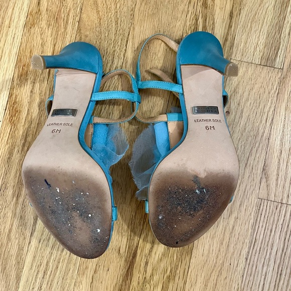 Badgley Mischka Women's Blue Sandals with Floral Rosettes Size 6 - Picture 5 of 5
